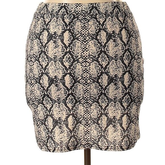 BOOHOO SKIRT Snake Print Mini Skirt Boohoo - Picture 2 of 9
